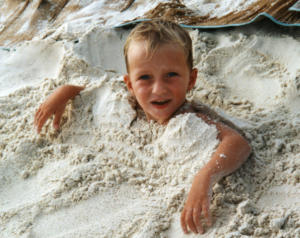 Yanik im Sand