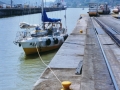 Muscat wartet in Schleuse